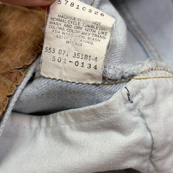 Levi's Vintage High Rise Cut Off Shorts - Picture 3 of 9